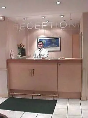 Antin Trinité 3* Parigi