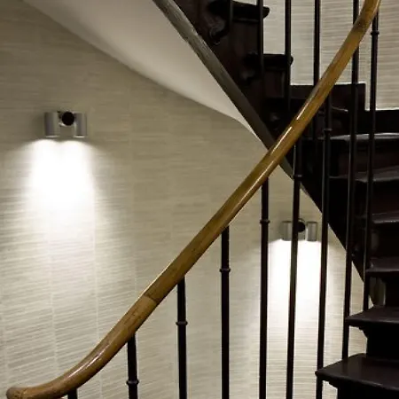 أنتين ترينيتيه باريس