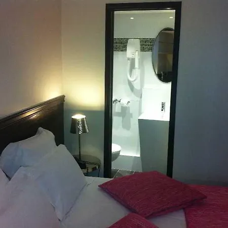 أنتين ترينيتيه 3*