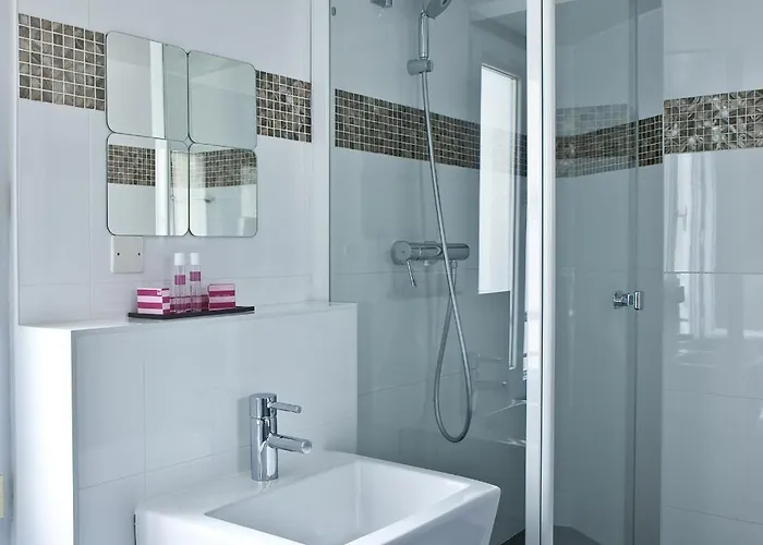 Antin Trinite Szálloda 3*