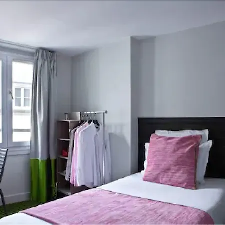 安庭特里尼特酒店 巴黎