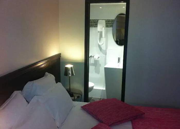 安庭特里尼特酒店 3*