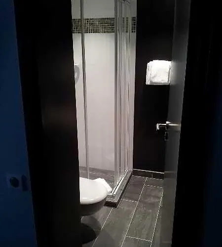 安庭特里尼特酒店 3*