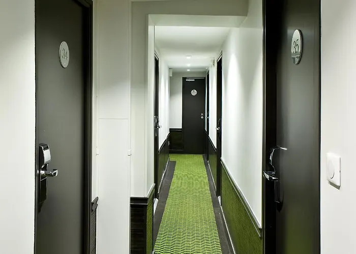 安庭特里尼特酒店 酒店 3*