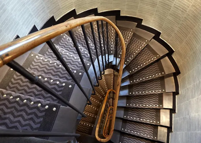 安庭特里尼特酒店 3*